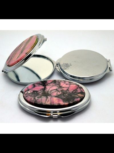 Зеркальце с накладками из разных камней