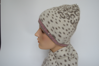 Vizio Италия 8077 SA  шарф воротник белый с розовым и шапка