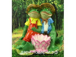 Две лягушки с кашпо лотосом - символом любви и мудрости! 51*42см  полистоун Россия 4270-012493