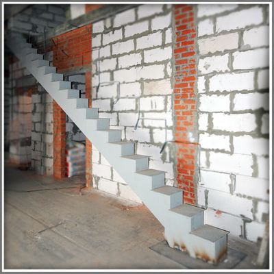 мк №12. металлокаркас. центральный косоур (7 метров)