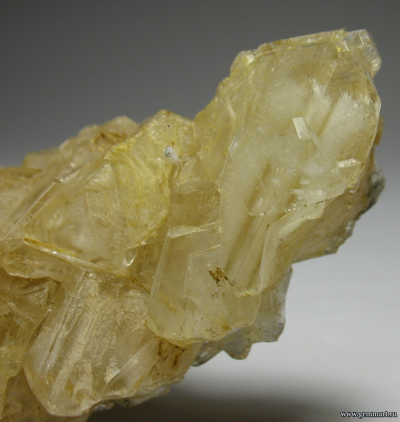 Алунит- выращенный. 75*37*25мм