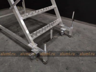 Лестница с площадкой ЛС-1.0 Винтовые опоры