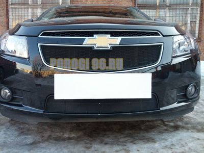 Защита радиатора Chevrolet Cruze 2009-2013 black верх