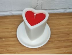Свеча "Сердце в форме" белая с красным, 1 шт., 8 x 7 см