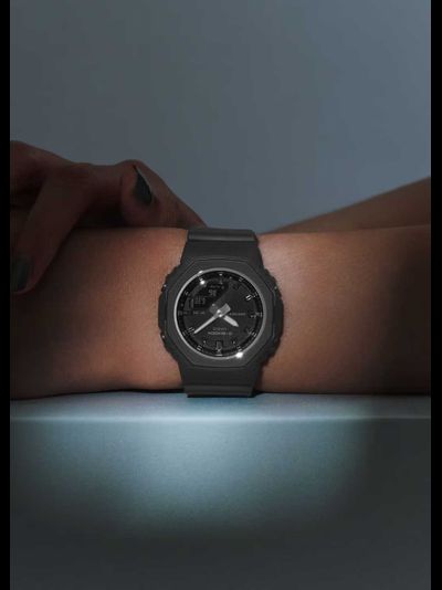 Часы Casio G-Shock GMA-P2110-1A