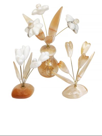 Цветы из натурального  селенита