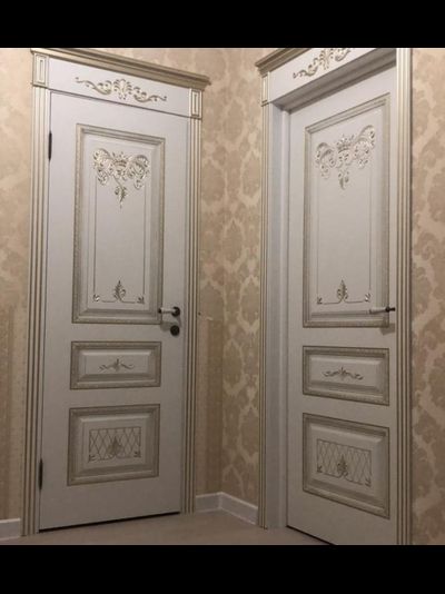 ТРИО КОРОНА В3. БЕЛАЯ ЭМАЛЬ/ ПАТИНА БЕЛОЕ ЗОЛОТО. ПОЛОТНО ОСТЕКЛЕННОЕ. УЗОР 2