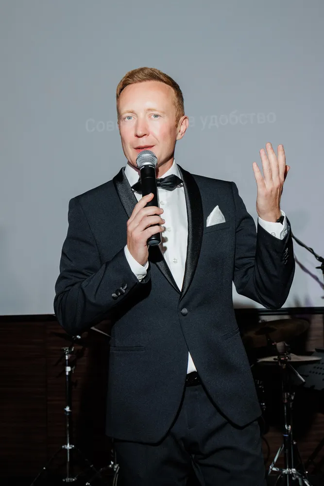 Оформление презентации Kuppersberg цветочными композициями от компании "Приятно" 