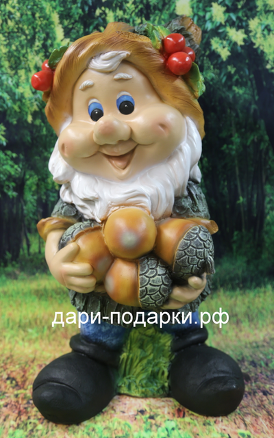 Гном с орехами и ягодами на шляпе 47*26см   2,5кг    полистоун пр-во Россия 3289/09404-4*