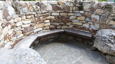 Бут бело жёлтый песчаник