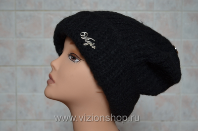 vyazanaya-shapka-dlya-zhenshchin-posle-40-50-s-otvorotom-zima