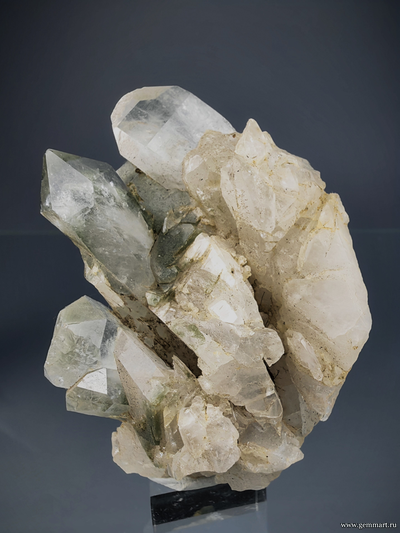 Горный хрусталь с включениями хлорита. Северная Осетия. 60*50*40мм