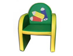 Мягкое каркасное кресло с аппликацией