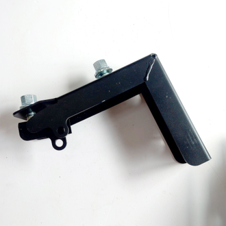 Кронштейн крепления запасного колеса, под  замок.