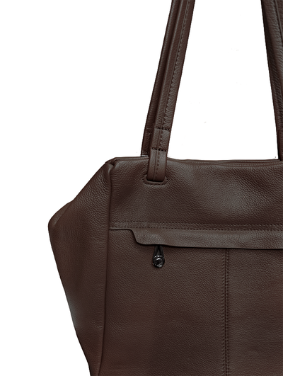 (АРТИКУЛ: 10006/8) СУМКА ЖЕНСКАЯ СРЕДНЕГО РАЗМЕРА, НАТУРАЛЬНАЯ КОЖА, ТЕМНО-КОРИЧНЕВАЯ, СПЕРЕДИ  КАРМАН, РУЧКИ ЧЕРЕЗ ПЛЕЧО