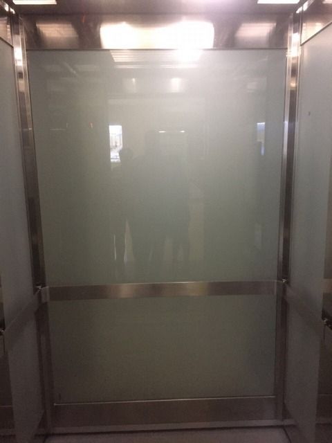 Фото лифта перед монтажем пленки