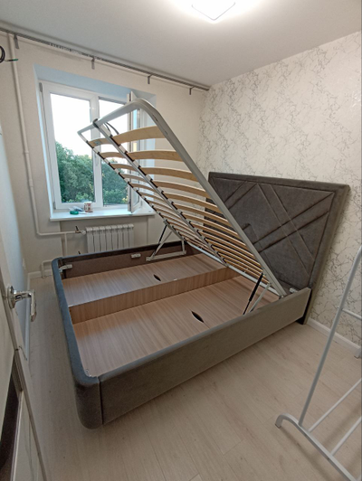 Современная дизайнерская кровать Джевел, мягкое высокое изголовье, геометрическая стежка, фанера, усиленная металлом, с подъемным механизмом и бельевым ящиком