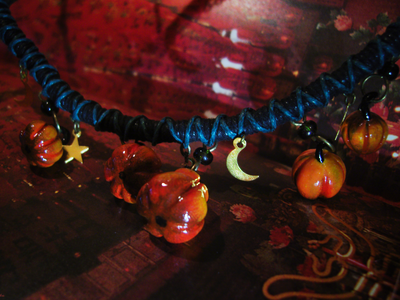 "Время Самайна", комплект украшений (серьги и колье) с тыквами к Хэллоуину
