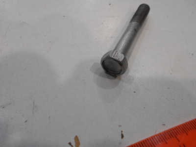 Болт М 8 (мелкая резьба)