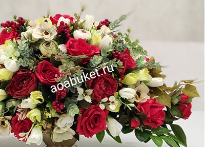 Композиция из искусственных цветов Красная Весна № МС031