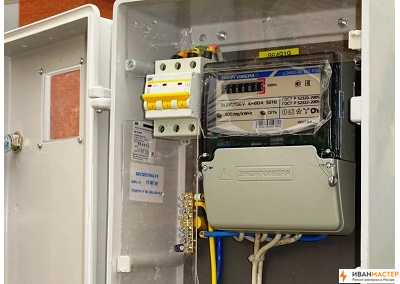 Установка и сборка электрощитка на столбе в Москве и МО ИВАНМАСТЕР