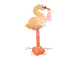 Аист из шаров (на каркасе)