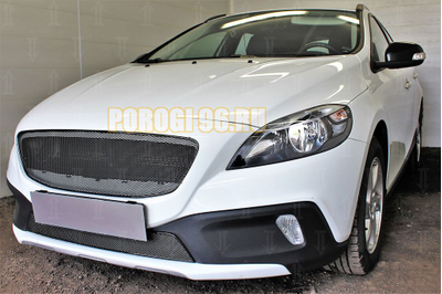 Защита радиатора Volvo V40 Cross Country 2012-2016 black верх PREMIUM (3D устанавливается вместо штатной)