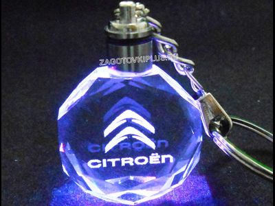 Брелок кристалл с подсветкой с логотипом авто и знакам зодиака