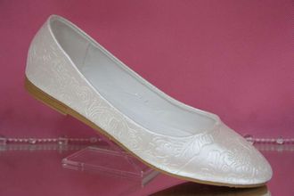 Туфли балетки перламутровые айвори выбитая кожа на маленьком каблуке на свадьбу выпускной и на каждый день № 888-3