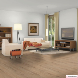 Пробковые полы Egger Дуб Вальдек Натуральный EPC014 в интерьере комнаты