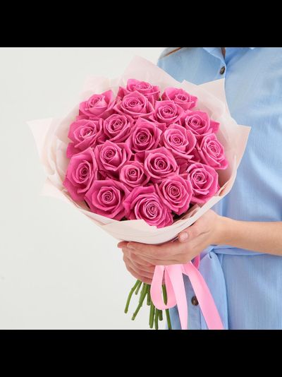 19 розовых роз