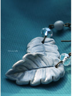 Серьги-листья с хрустальными бусинами "Из сновидений"