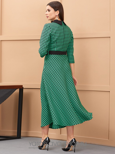 Платье женское полуприлегающего силуэта зелено-черного цвета