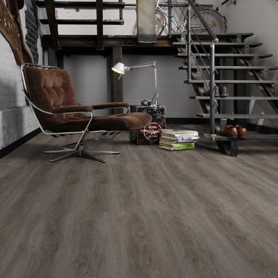 Виниловый пол Wineo 400 Wood XL Valour Oak Smokey MLD00133 на HDF-плите