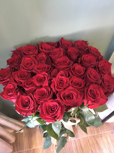 31 эквадорская роза 80 см (цвет на выбор)