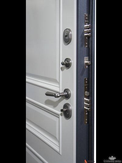 Prefect Префект /ПК 26мм рис. "Чикаго" крашенная RAL9001 с багетом из массива березы