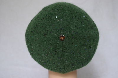 Женский зеленый берет с пайетками фото итальянских шапок Визио