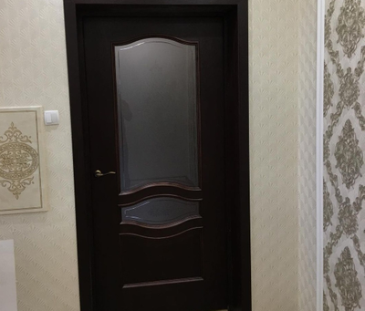 ЛАЙНДОР (УЛЬЯНОВСК)/ МОДЕЛЬ АМЕЛИЯ/ ПОЛОТНО ОСТЕКЛЕННОЕ/ НАТУРАЛЬНЫЙ ШПОН САПЕЛИ (САПЕЛЕ)/ ТОН 10 (КРАСНОЕ ДЕРЕВО)