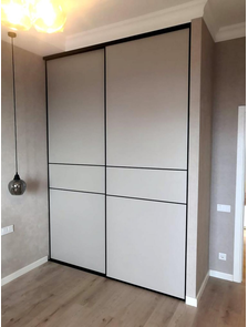 тонкий черный профиль