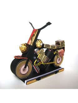 Мотоцикл из конфет - вкусный подарок для мужчины