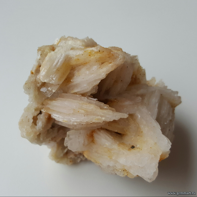 Барит, сросток кристаллов. 57*51*51мм.