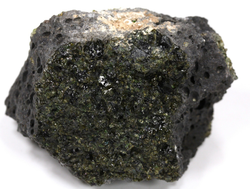 Хризолит (Перидот, Оливин), кристаллы на породе, США (58*55*40 мм, 144 г) №28828