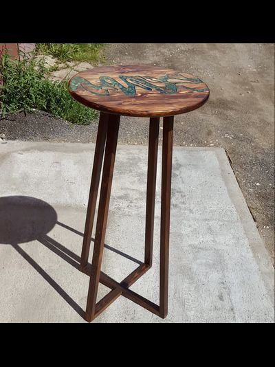 столик для кафетерия с рекой