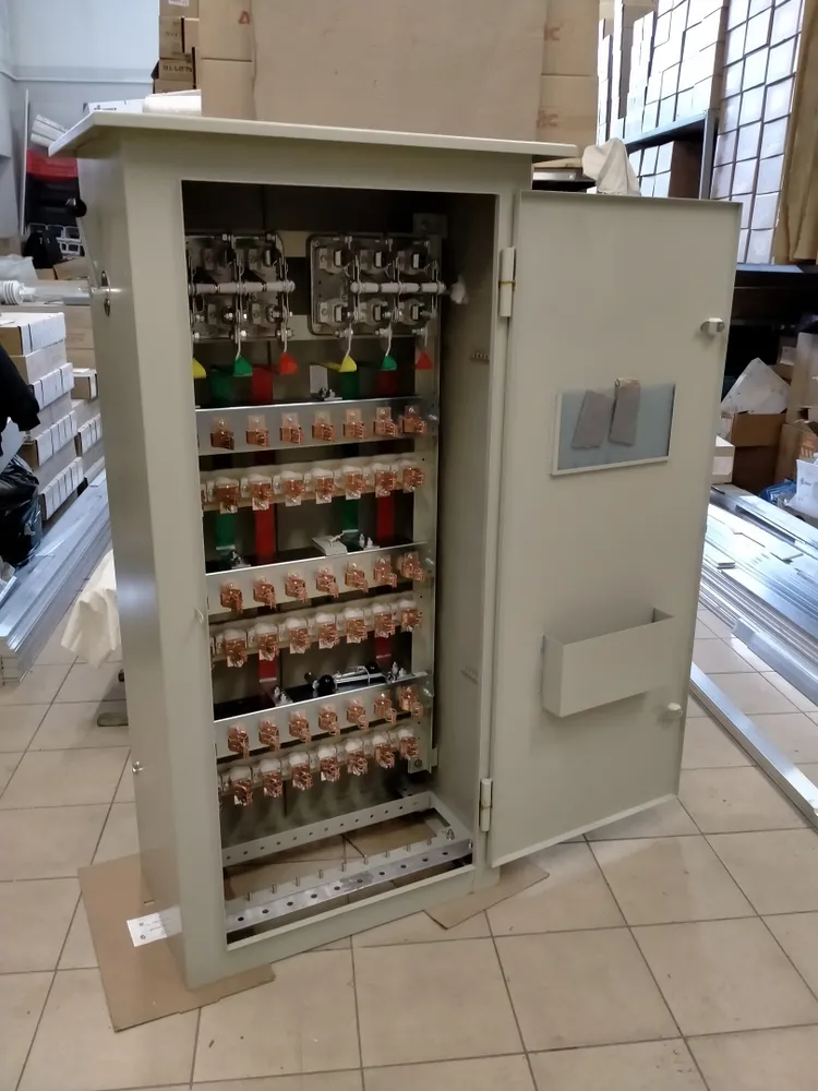 Шкаф распределительный ШР 11 