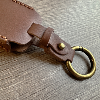 Коричневый чехол для ключа Toyota LC200, Prius, Prado с 2 кнопками (2009-2017)