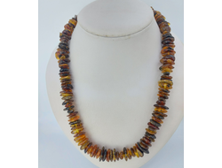 Бусы простые из темно-зеленого янтаря