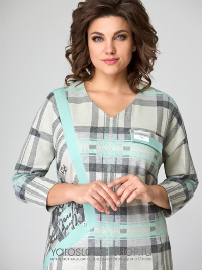 Повседневное платье мятно-серого цвета в клетку с декоративной вставкой из отделочной ткани