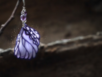 Волшебные серьги "Крылышки Феи Баклажанницы" (натуральный флюорит, шёлк)