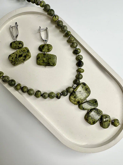 Браслет из уральского змеевика