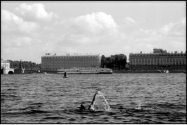 Плывущая по волнам. Санкт-Петербург, 2022 г.
